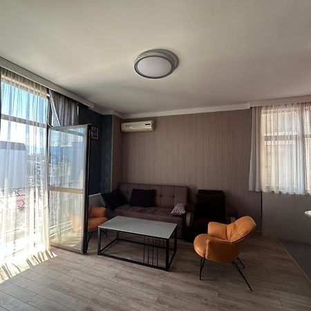 Apartament On Rustaveli Batumi Exterior photo